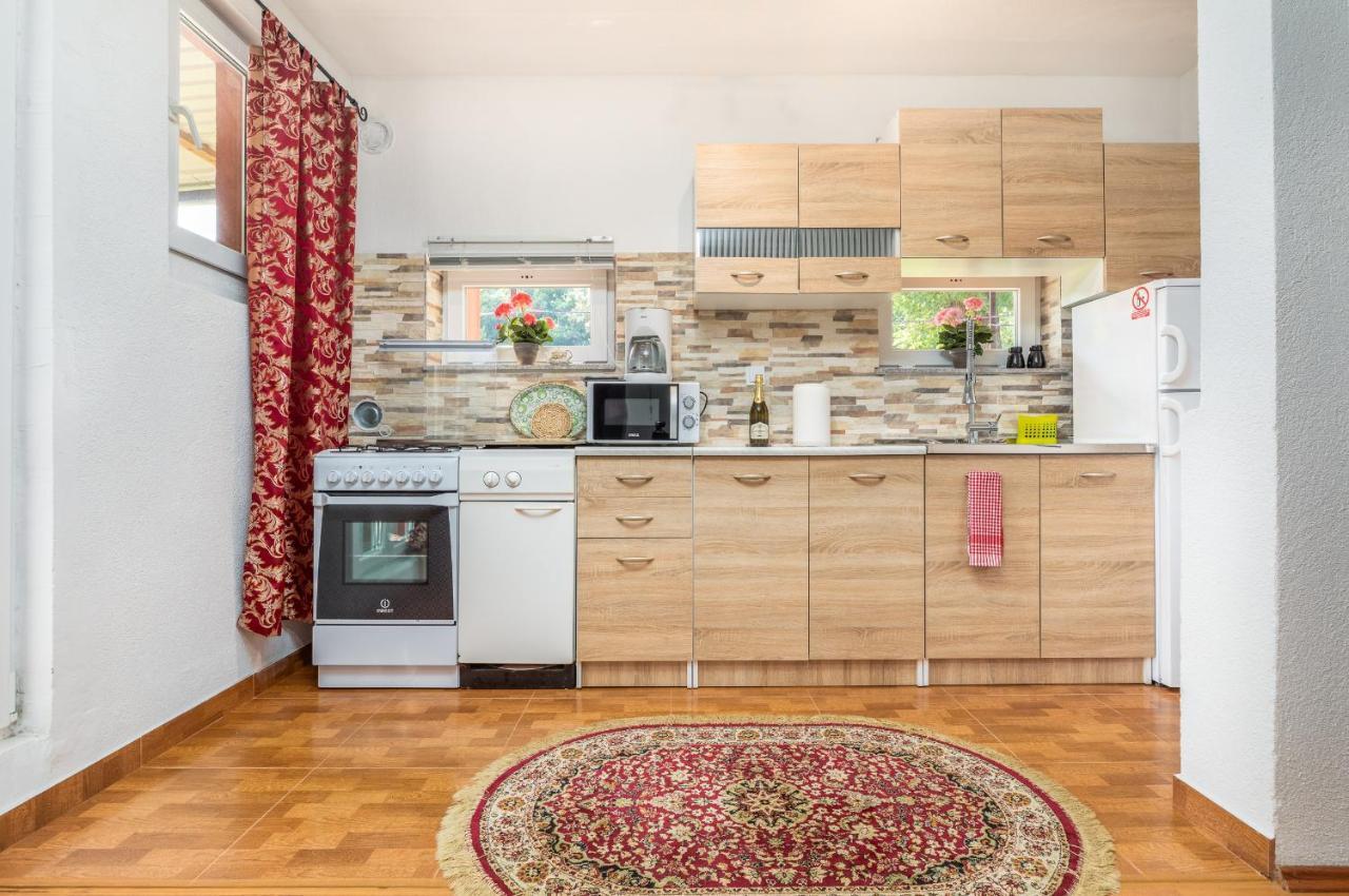 Vacation House "Andy" Пула Екстериор снимка